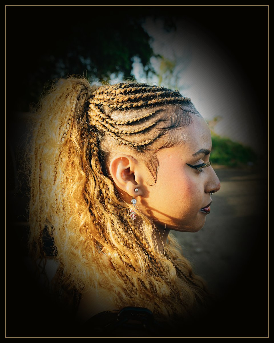Front view · 22"